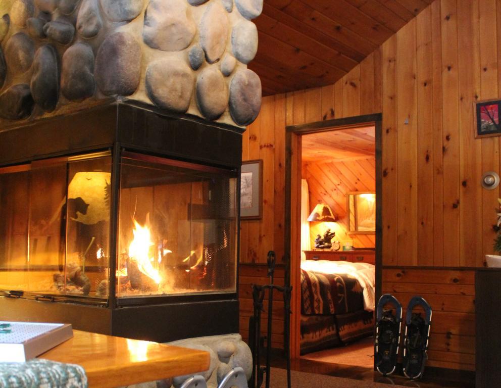 Lake Clear Lodge Экстерьер фото