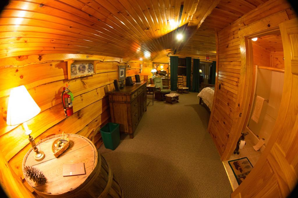 Lake Clear Lodge Экстерьер фото
