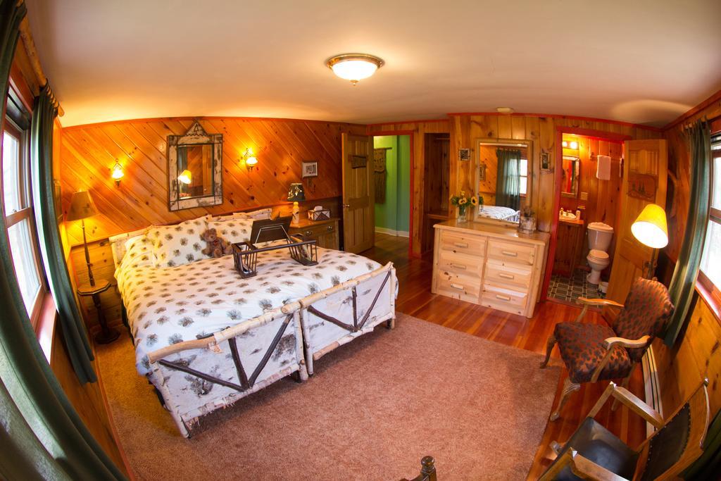 Lake Clear Lodge Экстерьер фото