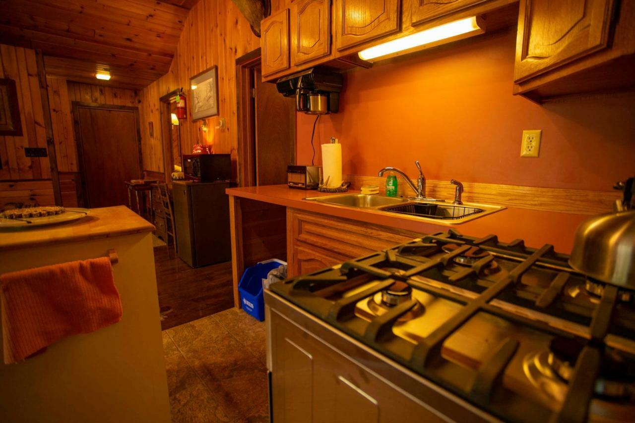 Lake Clear Lodge Экстерьер фото