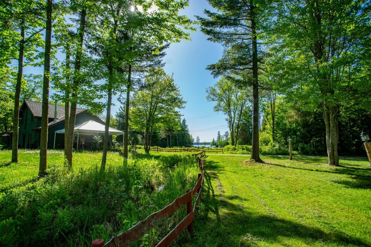 Lake Clear Lodge Экстерьер фото